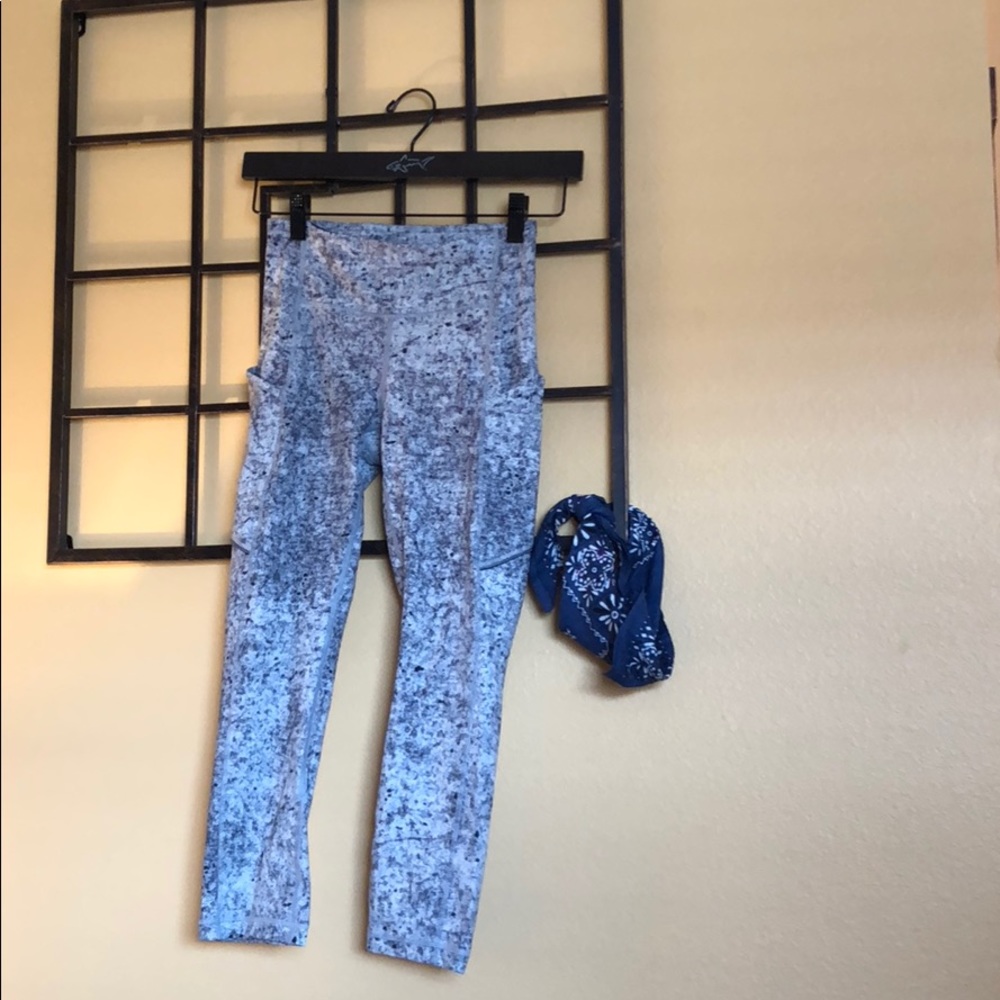 Grey leggings/ yoga pants